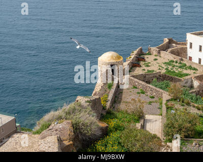 Auf den mittelalterlichen Mauern von Castelsardo im Norden von Sardinien Stockfoto