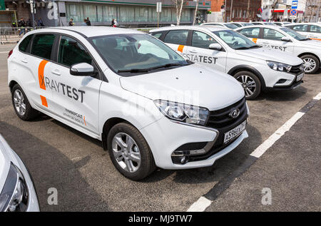 Samara, Russland - Mai 1, 2018: Neue russische Fahrzeug Lada XRAY an der Stadt. Stockfoto
