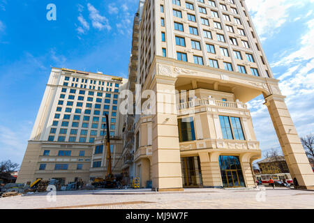 Samara, Russland - Mai 1, 2018: Lotte Hotel Samara im Sommer sonnigen Tag Stockfoto
