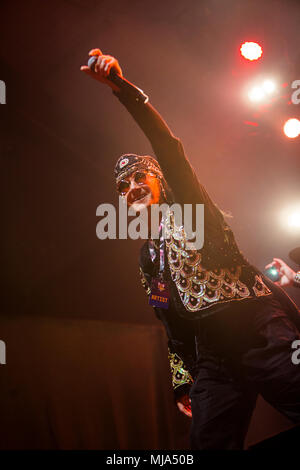 Norwegen, Bergen - 30. April 2018. Die schwedische Soundtracks handeln Dr. Bombay führt ein Live Konzert während der Wir lieben die 90er Show auf Bergenshallen in Bergen. (Foto: Gonzales Foto - Jarle H. Moe). Stockfoto