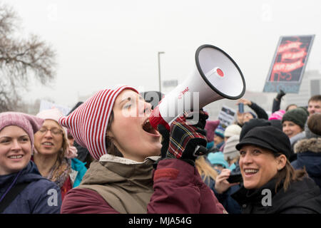 ST. PAUL, MN/USA - Januar 21, 2017: Unbekannter Teilnehmer der Frauen 2017 März Minnesota. Stockfoto