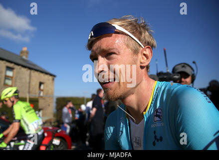 Etappensieger Astana Pro Team Magnus Cort am Ende der Stufe Zwei an der Kuh und Kalb, in der Nähe von Skipton, während am zweiten Tag der Tour de Yorkshire aus Barnsley, Skipton. Stockfoto