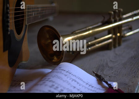 Musik hat uns immer jeden Tag unseres Lebens begleitet Stockfoto