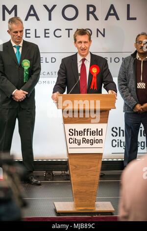 Bürgermeisterwahl Sheffield City Region 2018 Dan Jarvis, Labour MP für Barnsley Central ist als der Bürgermeister für die Sheffield City Region zurück Stockfoto