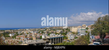 Luftaufnahme von ein Panorama von pafos von einem hohen Aussichtspunkt. Stockfoto