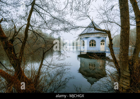 Pumpenhaus in der Itzenplitzer Weiher in Heiligenwald in der Gemeinde Schiffweiler Stockfoto