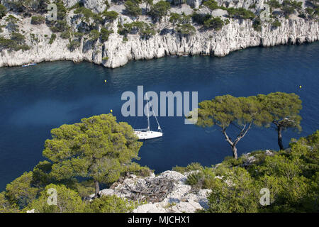 Die Bucht in der Nähe von Lune En-Vau Cassis, Provence, Massif des Calanques, Provence-Alpes-Cote d'Azur, Frankreich, Stockfoto