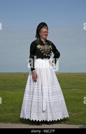 Großes Festival mit traditionellen Kostümen auf der Hanswarft, Hallig Hooge, Schleswig-Holstein, Norddeutschland, Deutschland, Stockfoto