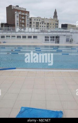 Schwimmbad in Le Havre, die Stadt feiert ihr 500-jähriges Bestehen, Stockfoto