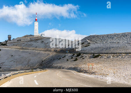 Malaucène, Vaucluse, Provence, Frankreich, Wetterstation und Sendestation auf dem Gipfel des Mont Ventoux, UNESCO-Biosphärenreservat Stockfoto