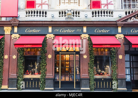 England, London, New Bond Street, Cartier Store mit Weihnachtsschmuck Stockfoto