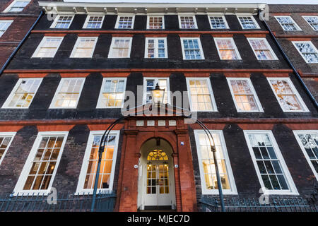 England, London, The Strand, inneren Tempel, Kings Bench Walk, Rechtsanwälte Büros Stockfoto