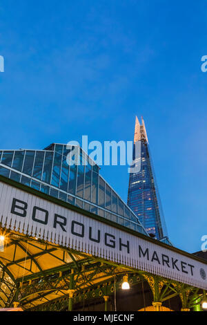 England, London, Southwark, London Bridge City, Borough Market und der Shard Stockfoto