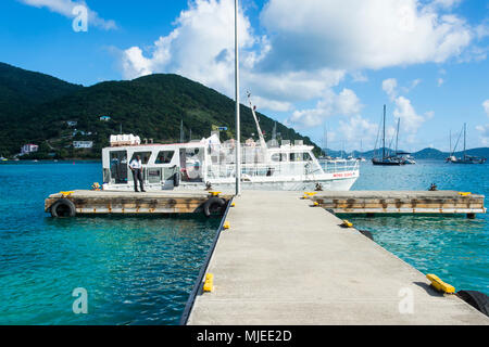 Pier im Hafen in Jost Van Dyke, Britische Jungferninseln Stockfoto