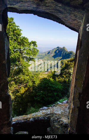 Blick auf die wunderschöne Bergwelt rund um UNESCO-Welterbe Blick die Citadelle Laferriere, Cap Haitien, Haiti, Karibik Stockfoto