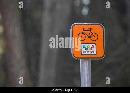 Europa, Polen, Woiwodschaft Podlachien, carska Straße - Dobarz, Zeichen, grüne Velo Bike weg Stockfoto