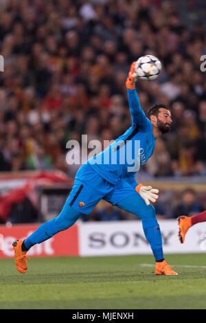 Alisson Ramses Becker von der Roma während der UEFA Champions League"-Halbfinale, 2 st Bein, Übereinstimmung zwischen Roma 4-2 Liverpool FC am Olympiastadion am 2. Mai 2018 in Rom, Italien. (Foto von Maurizio Borsari/LBA) Stockfoto