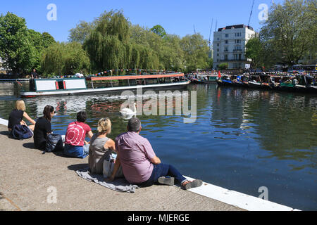 London, Großbritannien. 5 Mai, 2018. Die Menschen genießen die warme Frühlingssonne in Klein Venedig London als Temperaturen erwartet ein Wochenende Credit zu erheben sind: Amer ghazzal/Alamy leben Nachrichten Stockfoto