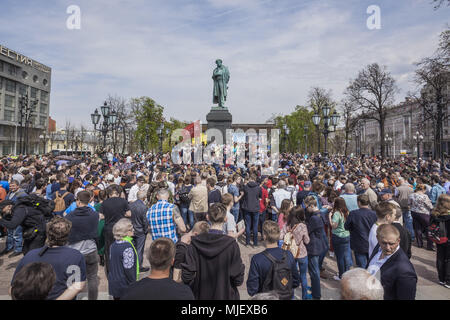 Moskau, Moskau, Russland. 5 Mai, 2018. Demonstration von Putin Unterstützer in Puschkin-platz in Moskau. Credit: Celestino Arce/ZUMA Draht/Alamy leben Nachrichten Stockfoto