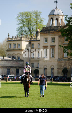 Gloucestershire, Vereinigtes Königreich. 5. Mai 2018. Georgie Spence, Wii Limbo während der Phase der 2018 Mitsubishi Motors Badminton Horse Trials, Badminton, Vereinigtes Königreich. Jonathan Clarke/Alamy leben Nachrichten Stockfoto