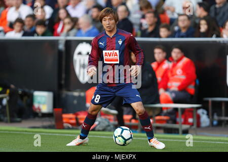 Takashi Inui (Eibar), 29. April 2018 - Fußball: Spanisch "La Liga Santander' match Valencia CF 0-0 SD Eibar am Mestalla Stadion in Valencia, Spanien. (Foto von mutsu Kawamori/LBA) [3604] Stockfoto