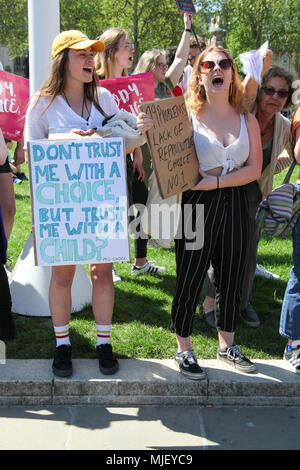 London, Großbritannien. 5 Mai, 2018. Pro-choice-Demonstranten Credit: Alex Cavendish/Alamy leben Nachrichten Stockfoto