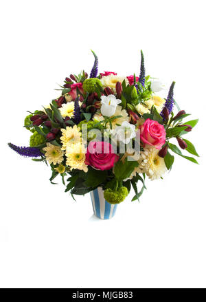 Schönen bunten Strauß mit gemischten Blumen über Weiß isoliert Stockfoto
