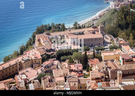 Taormina mit San Domenico Palace Hotel, Sizilien. Stockfoto