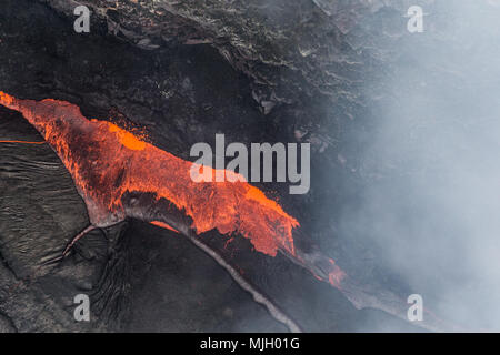 USA Luftaufnahme der Lava im Pu'U O'o Kraterklüster des Kilauea Vulkans Hawaii Volcanoes National Park, Hawaii. Stockfoto