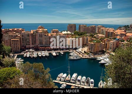 Luxus Yachten vor Anker im Hafen Fontvieille in Monaco Stockfoto