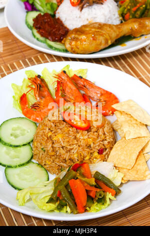 Gebratener Reis. Teil einer Serie von neun asiatischen Speisen. Stockfoto