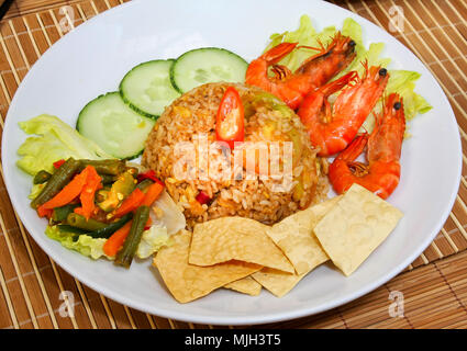 Gebratener Reis. Teil einer Serie von neun asiatischen Speisen. Stockfoto