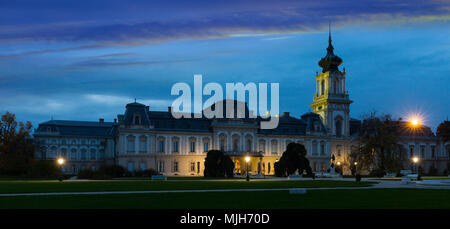 Nacht Landschaft mit Schloss Festetics in Keszthely, Ungarn Stockfoto