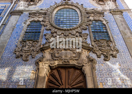 Azulejo Fassade der Kirche des Dritten Ordens (Igreja Do Terco) in Porto Stadt auf der iberischen Halbinsel, zweitgrößte Stadt in Portugal Stockfoto