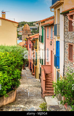 Malerische Ecke der Altstadt, Collioure, Pyrénées-orientales, Frankreich Stockfoto