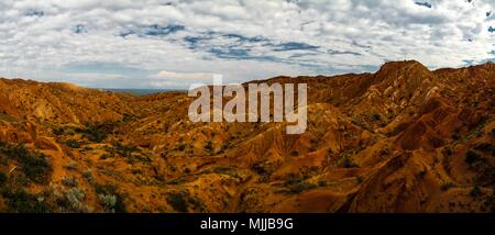 Panorama der Skazka aka Fairytale Canyon, Issyk-Kul, Kirgistan Stockfoto