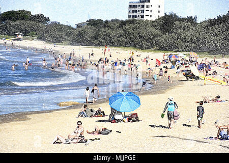 Massen von Menschen genießen Sie einen wunderschönen Mooloolaba Beach in Queensland, Australien Stockfoto