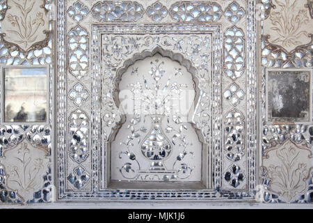 Dekoration von Jas Mandir Palace in Amber Fort, Indien Stockfoto