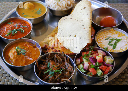 Typische indische Küche von Jaipur - thali Rajasthani Stockfoto