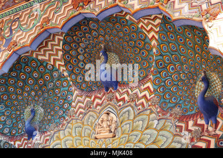 Berühmte Pfauen Kunst in der Stadt Jaipur Palace Stockfoto
