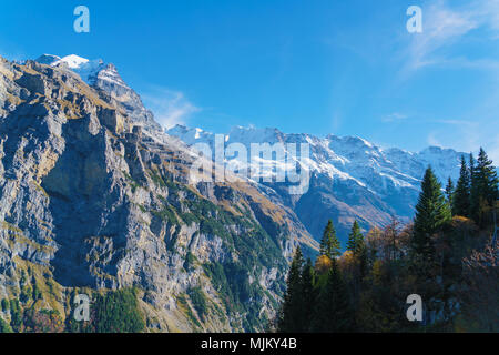 Berg Jungfrau in den Alpen als Murren aus Dorf gesehen, Berner Oberland, Schweiz Stockfoto