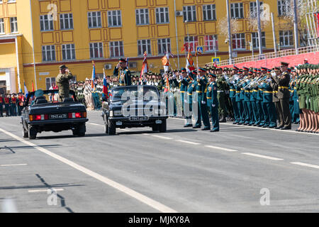 SAMARA - 5. Mai: Generalprobe der militärischen Parade während der Feier der Tag des Sieges im Großen Vaterländischen Krieg auf dem Platz am 5. Mai 2018 in Sa Stockfoto