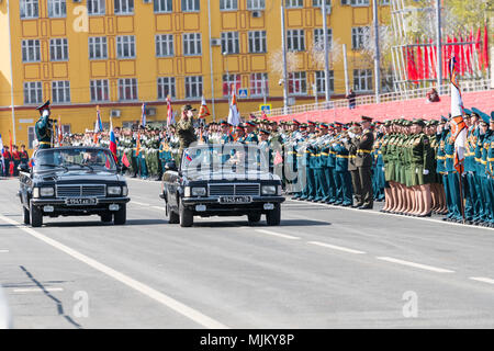 SAMARA - 5. Mai: Generalprobe der militärischen Parade während der Feier der Tag des Sieges im Großen Vaterländischen Krieg auf dem Platz am 5. Mai 2018 in Sa Stockfoto