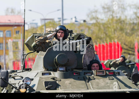 SAMARA - 5. Mai: Generalprobe der militärischen Parade während der Feier der Tag des Sieges im Großen Vaterländischen Krieg gegen den auf dem Platz am 5. Mai 2018 in Stockfoto
