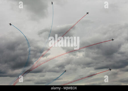 Anzeige durch die Patrouille de France in Biggin Hill Airshow Stockfoto