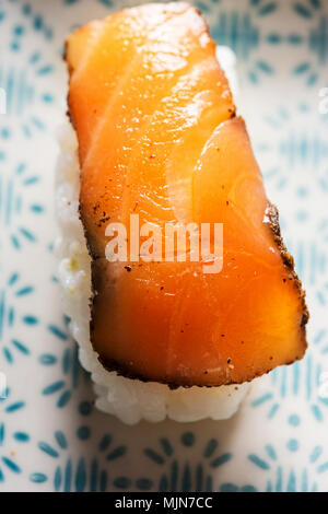 Nigiri mit Lachs Lochmuir Stockfoto