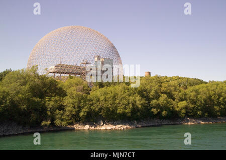 Die Biosphäre ist eine einzigartige und spektakuläre Webseite, ehemaliger US-Pavillion auf der Expo 67 in Montreal. Richard Buckminster Fuller, Architekt. Stockfoto