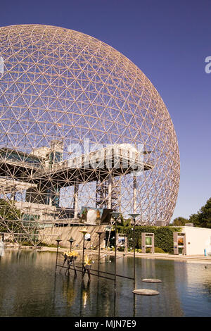 Die Biosphäre ist eine einzigartige und spektakuläre Webseite, ehemaliger US-Pavillon der Expo 67 in Montreal. Richard Buckminster Fuller, architectAchitect. Stockfoto