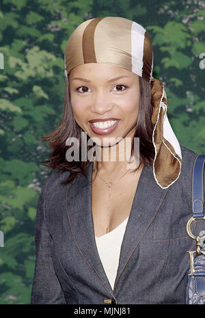 18 Nov 2000, Los Angeles, Kalifornien, USA --- Original Titel: L'Oreal Sponsor die Ovarian Cancer Research Fund ist für einen Super Samstag L.A. Garage Verkauf in den Straßen von New York auf der Paramount. - - -' Tsuni/-'Elise Neal 329 Elise Neal 329 Stockfoto