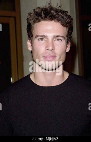 05 Okt 2000, Los Angeles, Kalifornien, USA --- Ursprüngliche Bildunterschrift: Die Kämpfer Premiere, eine DreamWorks Film, wurde an der Mann Nationaltheater in Westwood, Los Angeles statt. - - -' Tsuni/- "Ethan Erickson Ethan Erickson Stockfoto